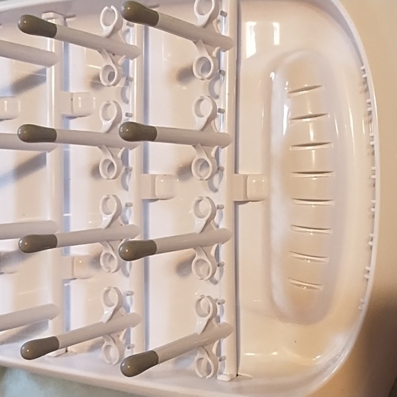 White and Gray Drying Rack - Picture 4 of 8